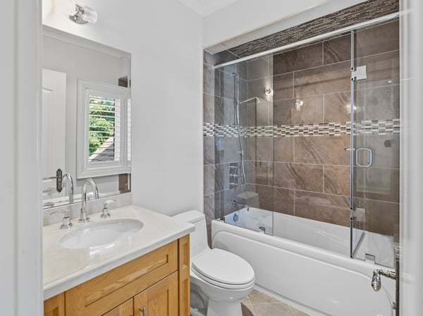 2706 Bayview Avenue, Toronto, ON