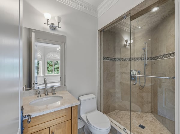 2706 Bayview Avenue, Toronto, ON