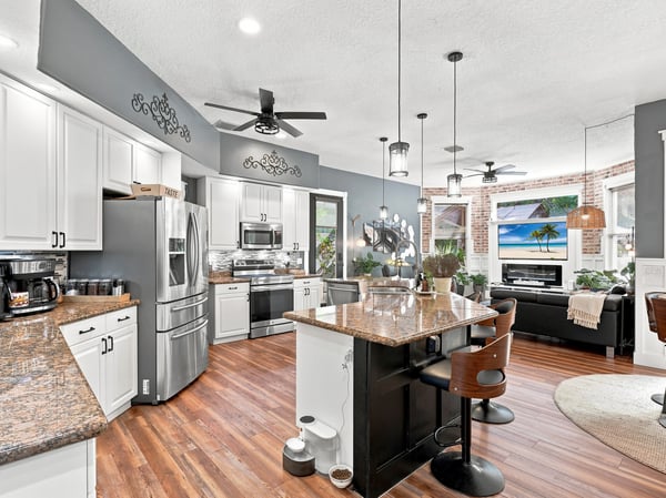 5301 Anthony Ln, Sarasota, FL