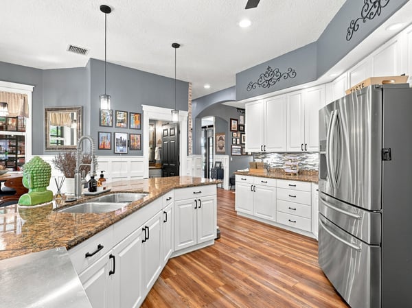 5301 Anthony Ln, Sarasota, FL