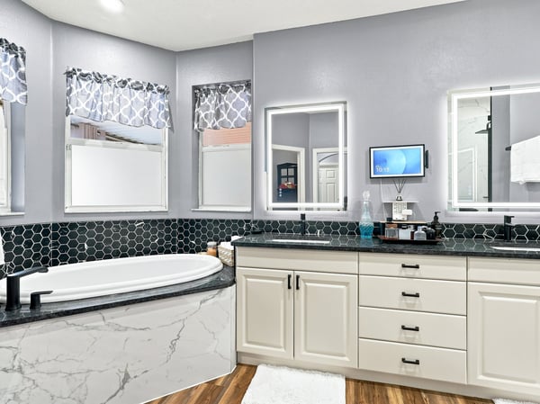 5301 Anthony Ln, Sarasota, FL