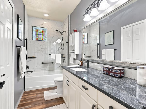 5301 Anthony Ln, Sarasota, FL