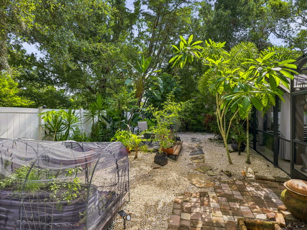 5301 Anthony Ln, Sarasota, FL