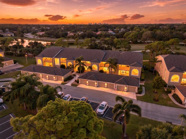 9570 High Gate Dr, Unit 1715, Sarasota, FL