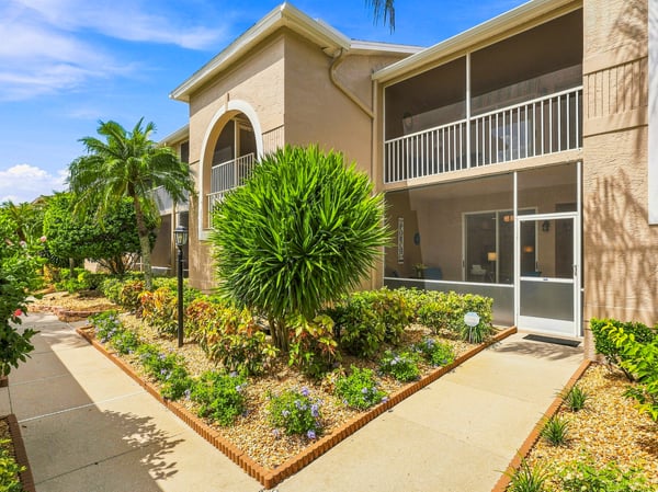 9570 High Gate Dr, Unit 1715, Sarasota, FL
