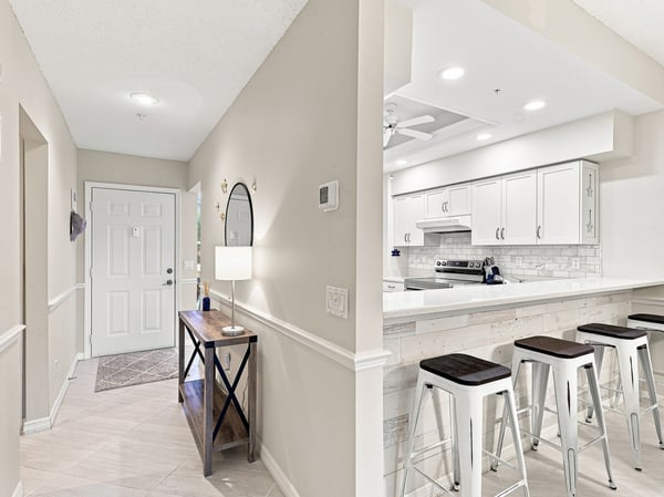 9570 High Gate Dr, Unit 1715, Sarasota, FL