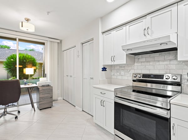 9570 High Gate Dr, Unit 1715, Sarasota, FL