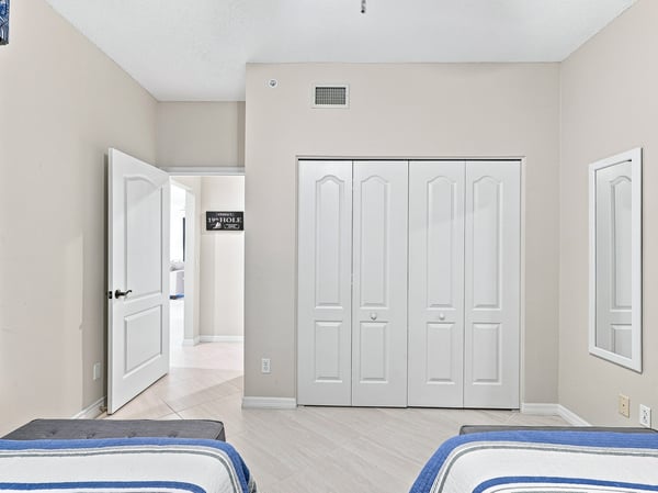 9570 High Gate Dr, Unit 1715, Sarasota, FL