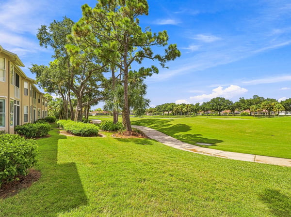 9570 High Gate Dr, Unit 1715, Sarasota, FL