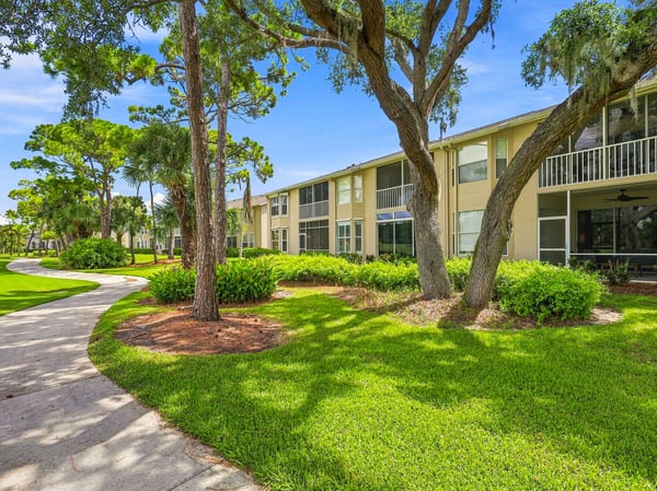 9570 High Gate Dr, Unit 1715, Sarasota, FL