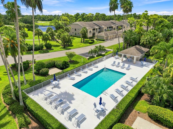 9570 High Gate Dr, Unit 1715, Sarasota, FL