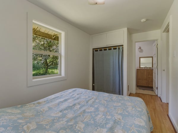 3511 Quade Road, Clinton, WA