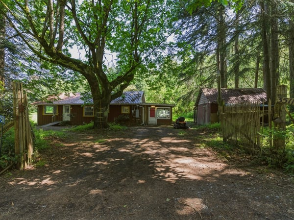 3511 Quade Road, Clinton, WA