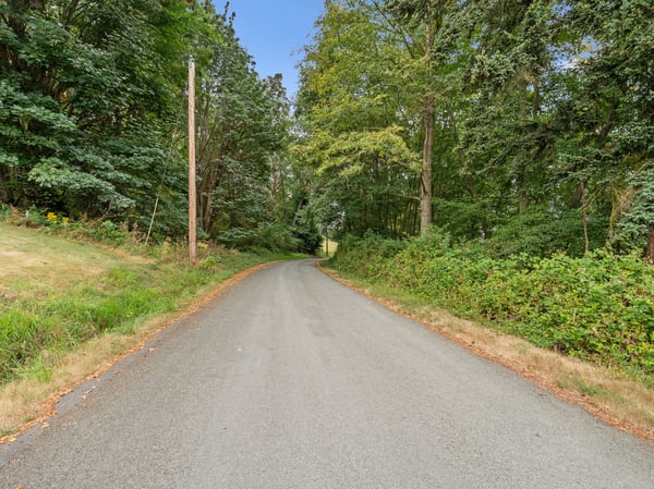 3327 Burley Road, Clinton, WA
