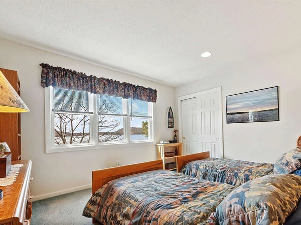 32 Highland Avenue, Newbury, NH