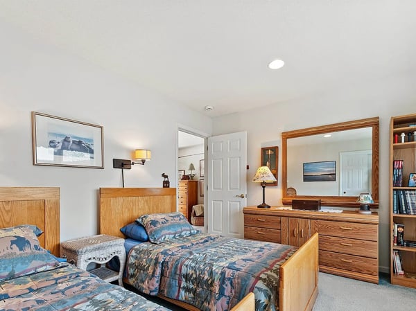 32 Highland Avenue, Newbury, NH