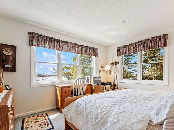 32 Highland Avenue, Newbury, NH