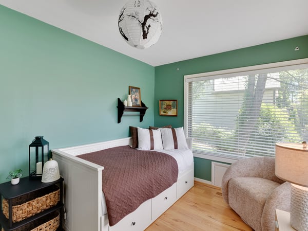 9532 SW Boones Ferry Rd, Portland, OR