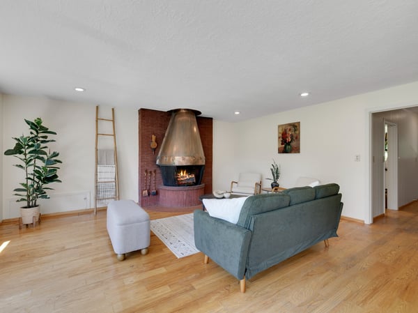 9532 SW Boones Ferry Rd, Portland, OR