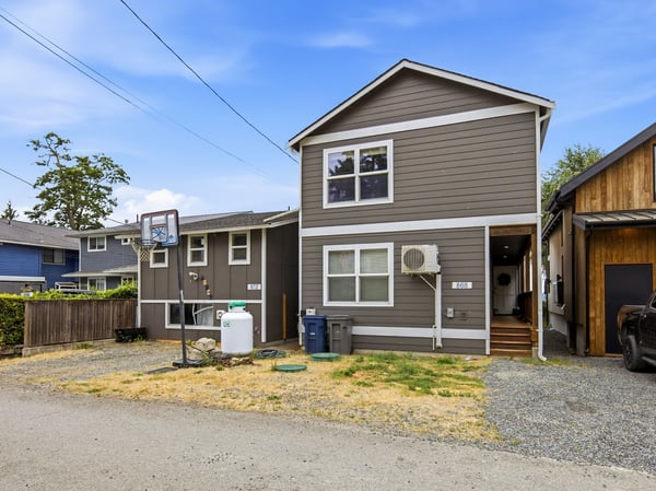 868 Juniper Pointe Lane, Camano Island, WA
