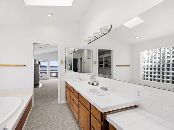 868 Juniper Pointe Lane, Camano Island, WA