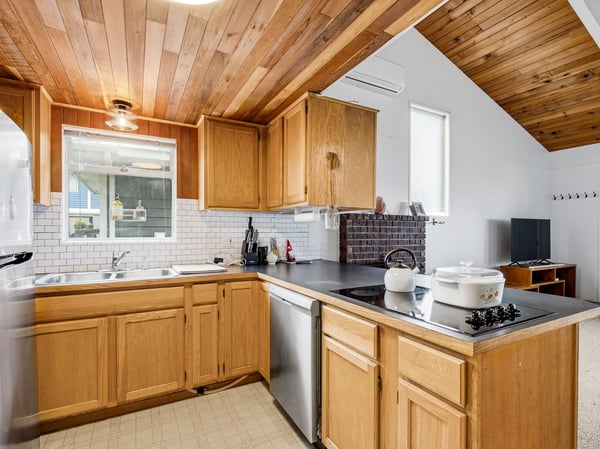 872 Juniper Pointe Lane, Camano Island, WA