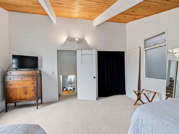 872 Juniper Pointe Lane, Camano Island, WA
