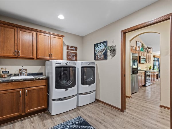 220 Silver Fox Drive N, Kewaskum, WI