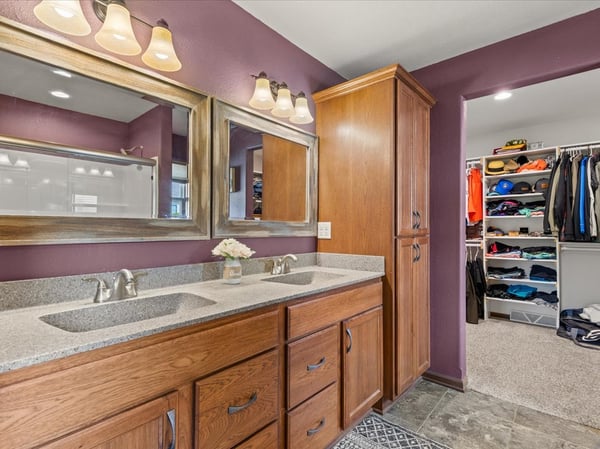 220 Silver Fox Drive N, Kewaskum, WI