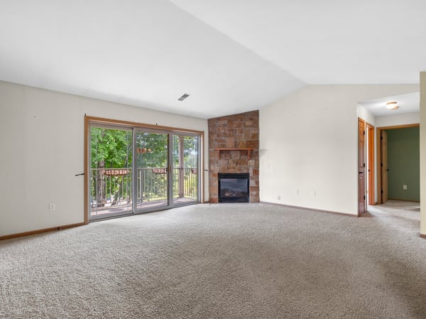 961 Spring Ct, West Bend, WI