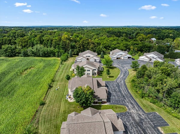 961 Spring Ct, West Bend, WI
