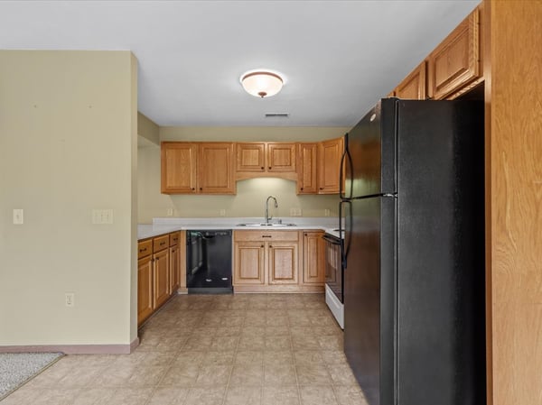 961 Spring Ct, West Bend, WI