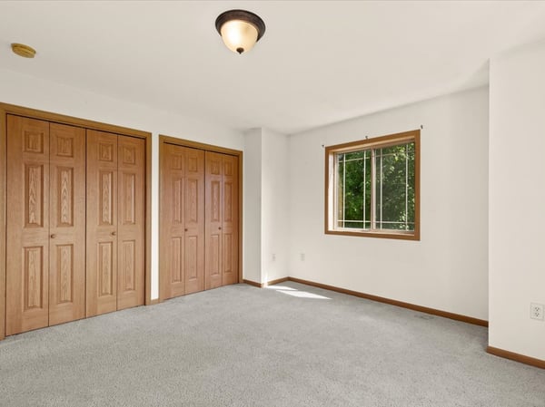 961 Spring Ct, West Bend, WI