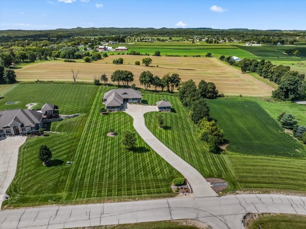 2177 Elsies Dr, Richfield, WI