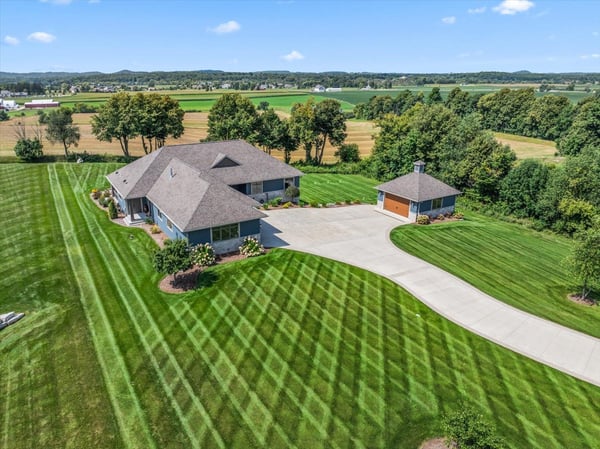 2177 Elsies Dr, Richfield, WI