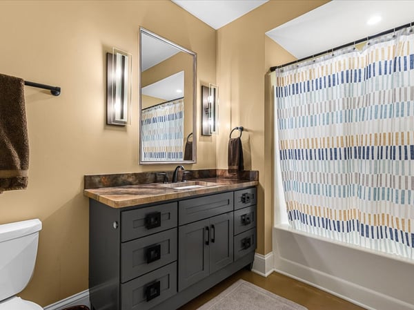 2177 Elsies Dr, Richfield, WI