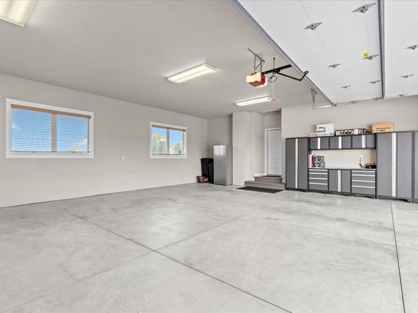 2177 Elsies Dr, Richfield, WI