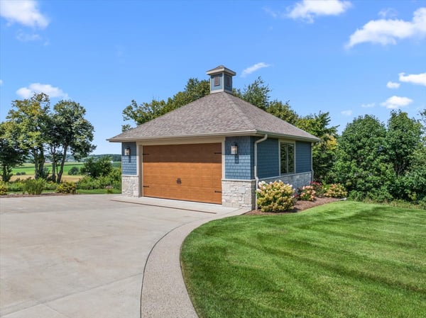2177 Elsies Dr, Richfield, WI