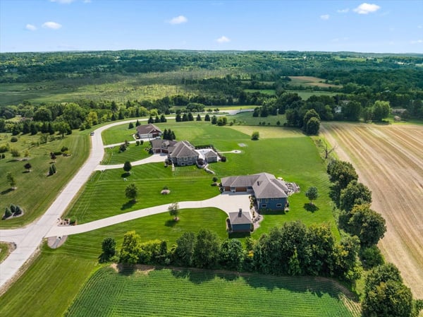 2177 Elsies Dr, Richfield, WI