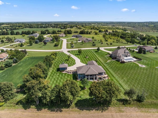 2177 Elsies Dr, Richfield, WI