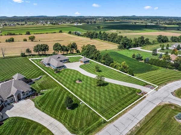 2177 Elsies Dr, Richfield, WI