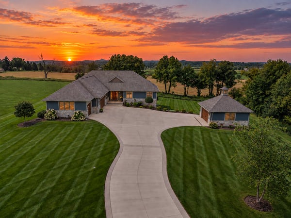 2177 Elsies Dr, Richfield, WI