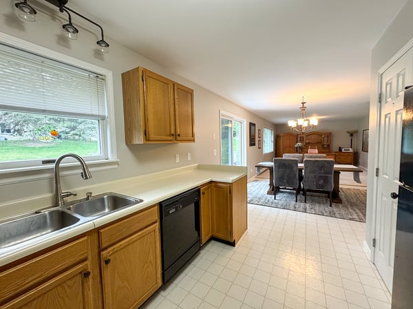 Kitchen to Dining -Family
