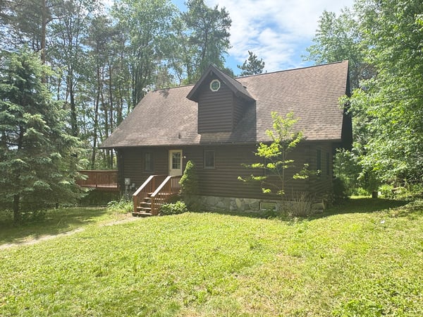 3 BR, 2 Bath Custom Built Log Home