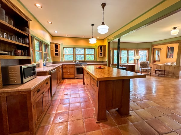Kitchen to Family-Dining