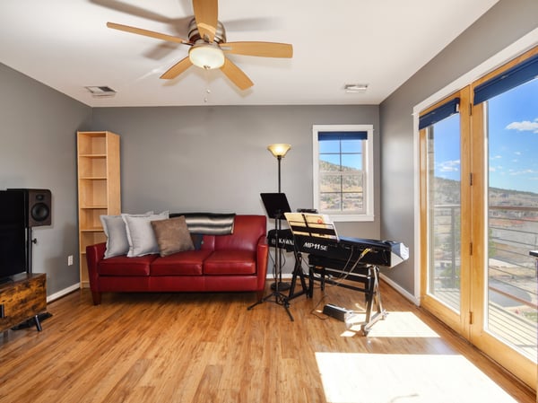 385 Vasquez Ct, Lyons, CO