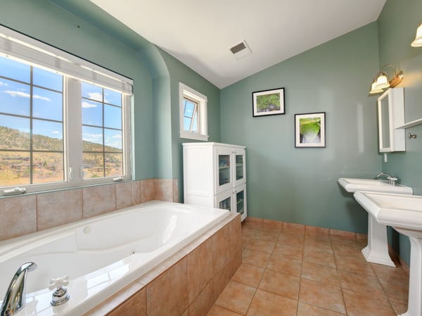 385 Vasquez Ct, Lyons, CO