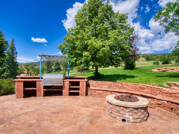 385 Vasquez Ct, Lyons, CO