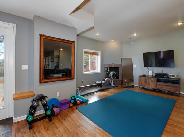 385 Vasquez Ct, Lyons, CO