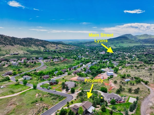 385 Vasquez Ct, Lyons, CO